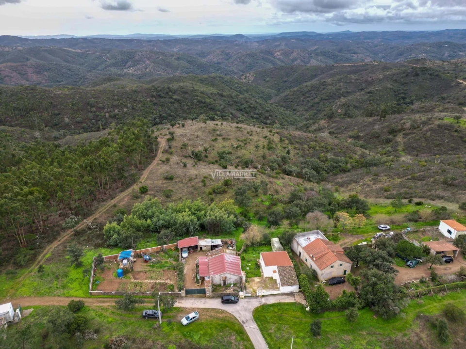 Moradia T1 para Venda em Ameixial Foto 17