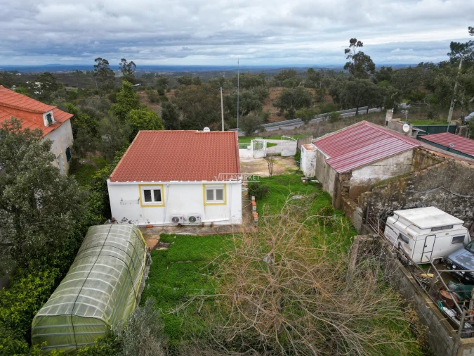 Moradia T1 para Venda em Ameixial Foto 9