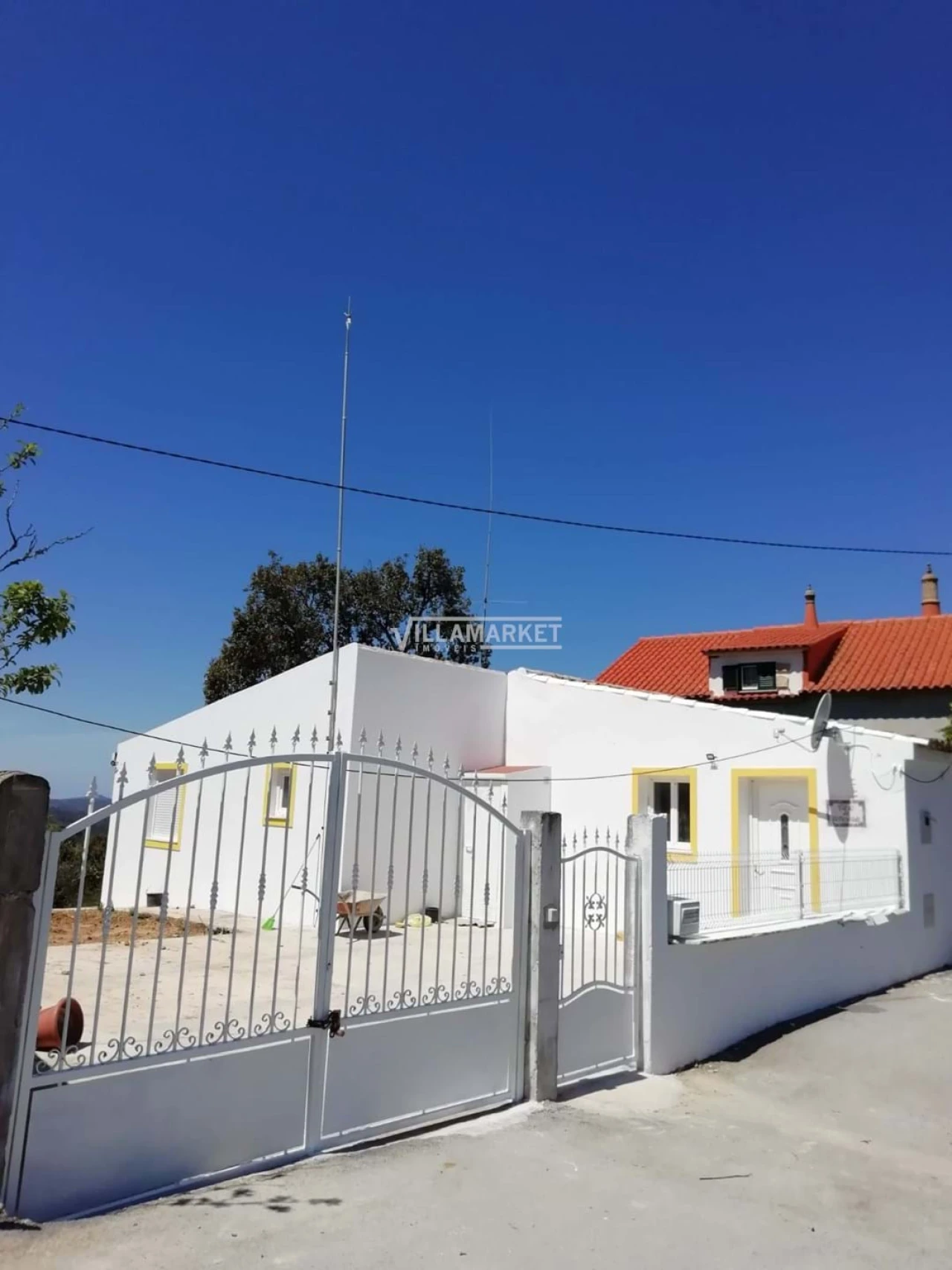 Moradia T1 para Venda em Ameixial Foto 1