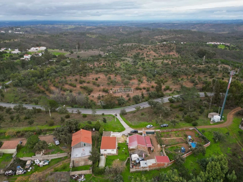 Moradia T1 para Venda em Ameixial Foto 15