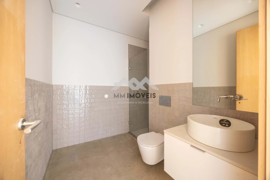 Apartamento T1 para Venda em Lordelo do Ouro e Massarelos Foto 17