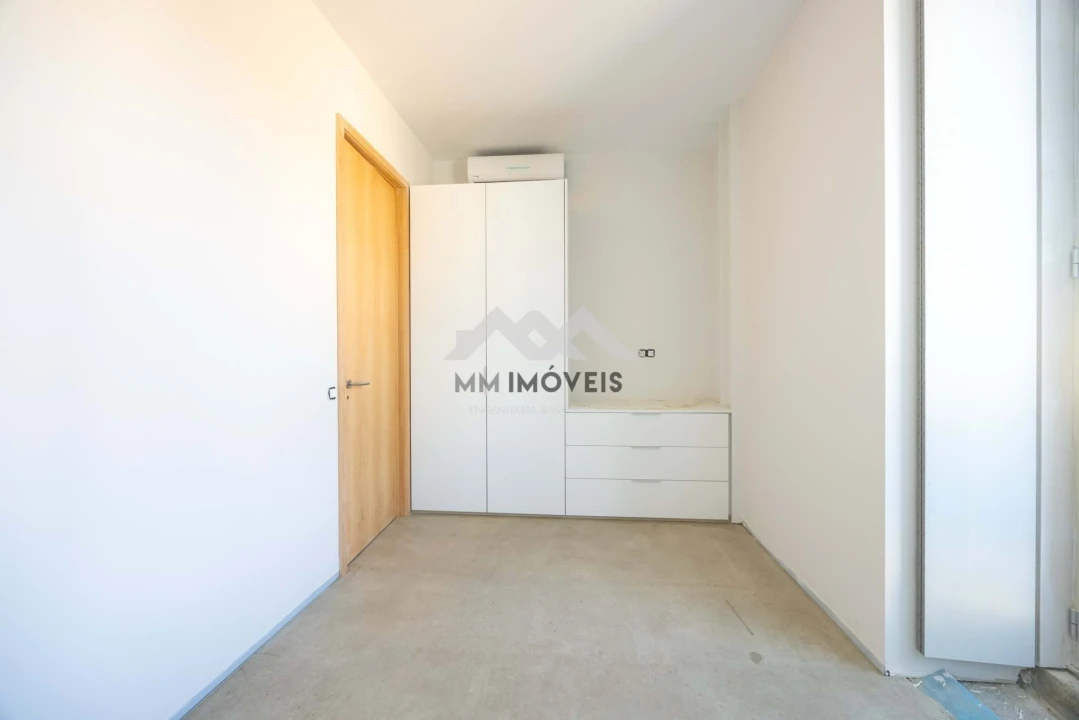 Apartamento T1 para Venda em Lordelo do Ouro e Massarelos Foto 11