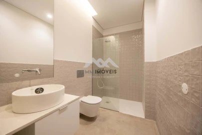Apartamento para Venda em Lordelo do Ouro e Massarelos