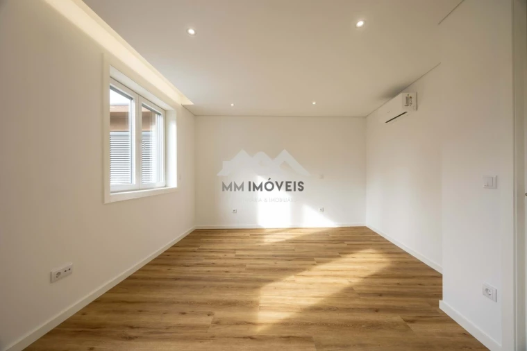 Moradia T4 para Venda em Aguas Santas Foto 7