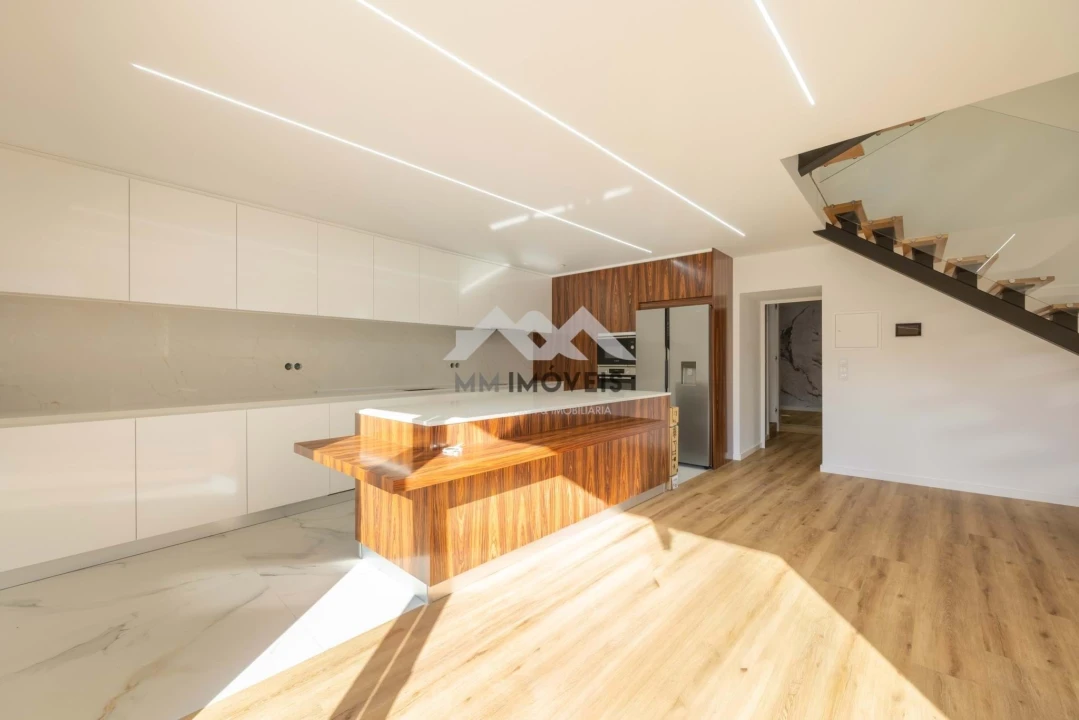 Moradia T4 para Venda em Aguas Santas Foto 11