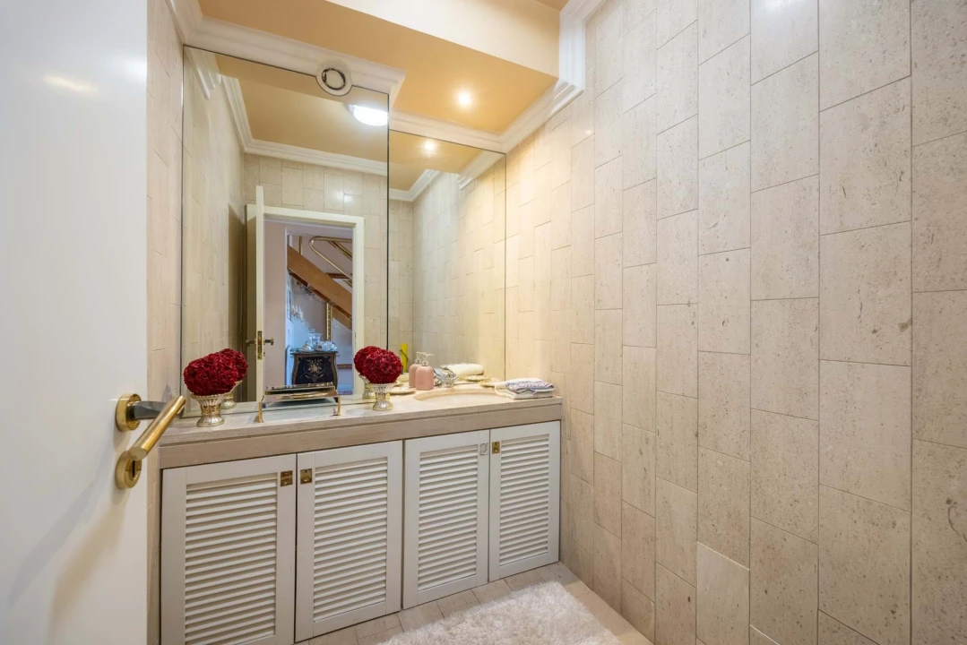 Apartamento T5 para Venda em Campanhã Foto 35
