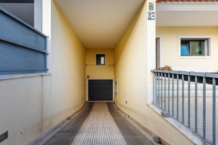 Moradia T4 para Venda em Rio de Mouro Foto 73