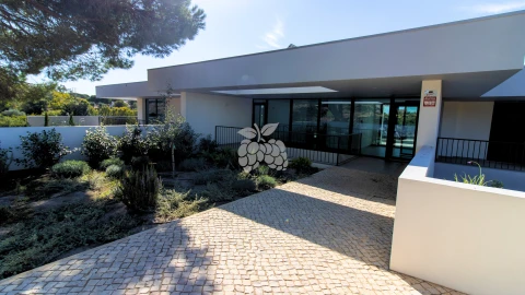 Moradia T9 para Venda em Sesimbra (Castelo)