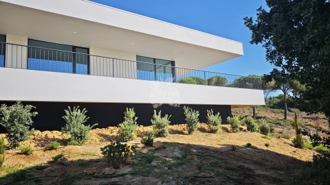 Moradia T9 para Venda em Sesimbra (Castelo)