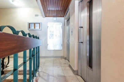 Apartamento T2 para Venda em Benfica