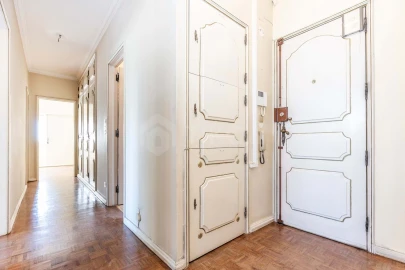 Apartamento T2 para Venda em Benfica