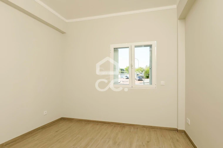 Apartamento T3 para Venda em Porto Salvo Foto 9