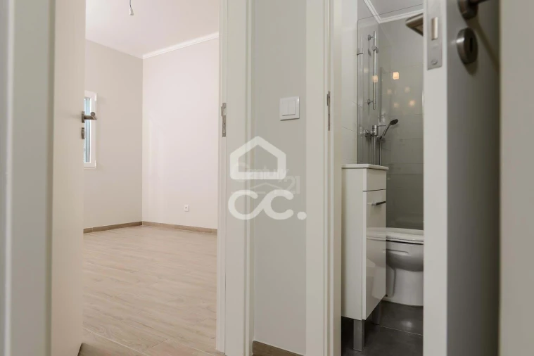 Apartamento T3 para Venda em Porto Salvo Foto 7