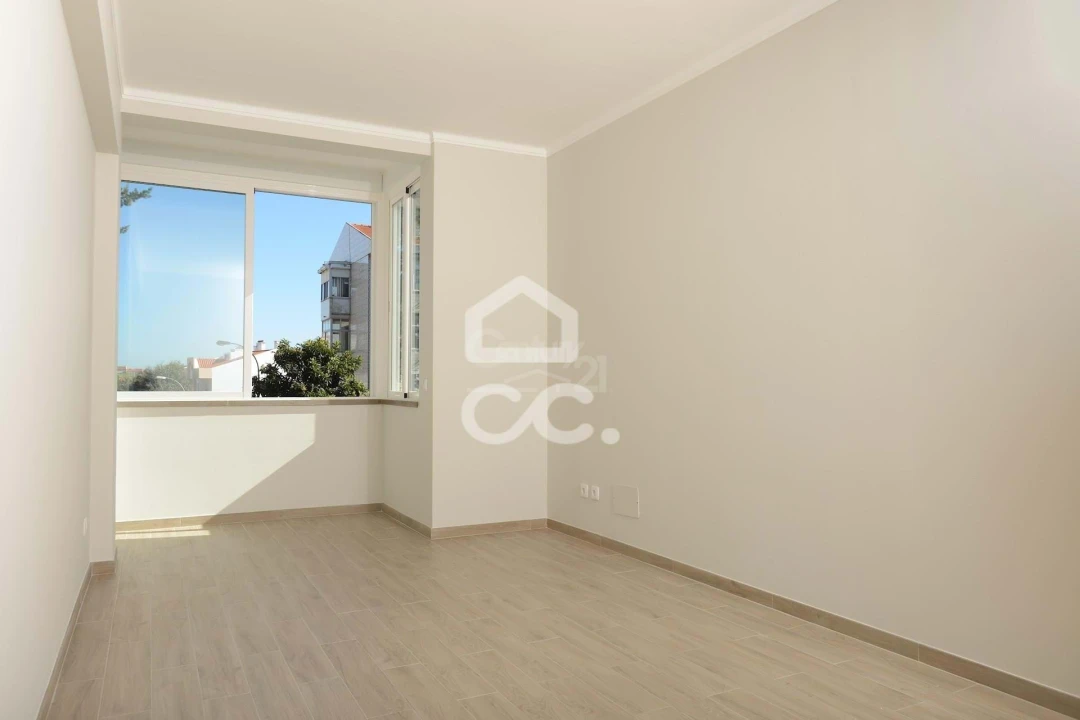 Apartamento T3 para Venda em Porto Salvo Foto 12
