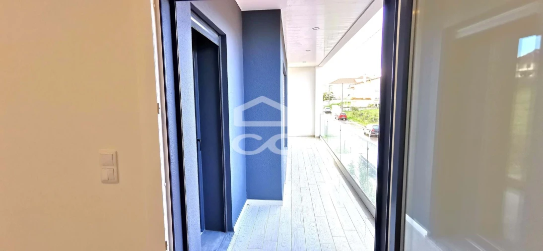 Moradia T5 para Venda em Santo António dos Cavaleiros e Frielas Foto 36