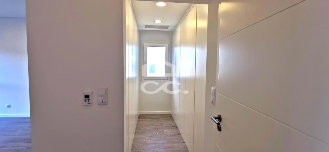 Moradia T5 para Venda em Santo António dos Cavaleiros e Frielas Foto 34