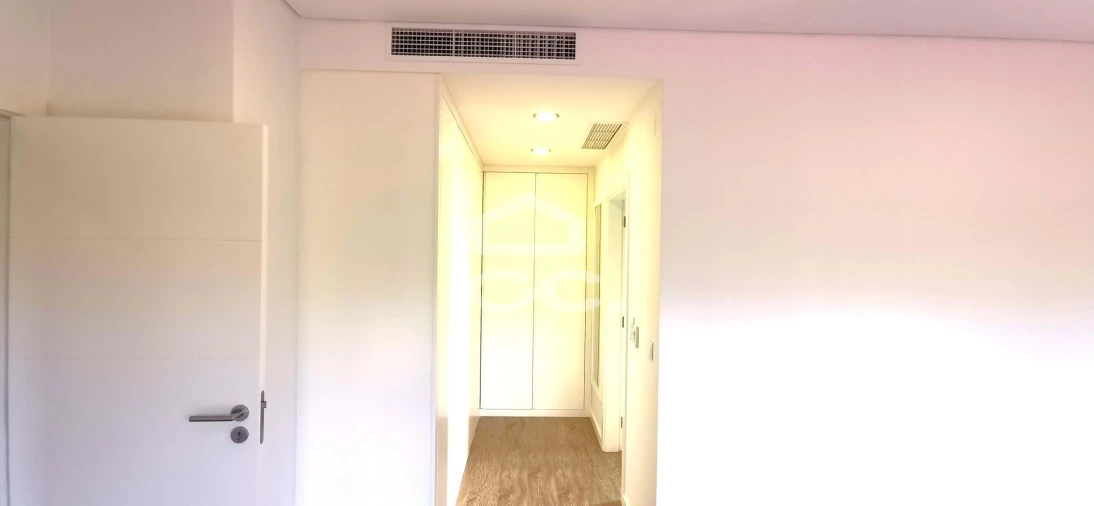 Moradia T5 para Venda em Santo António dos Cavaleiros e Frielas Foto 43