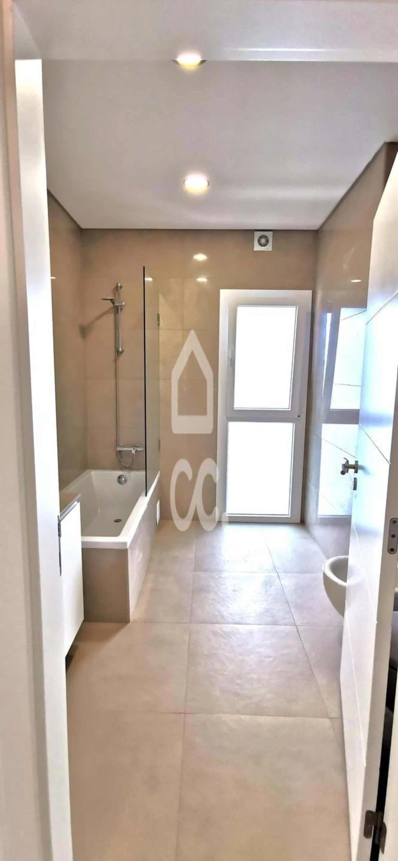 Moradia T5 para Venda em Santo António dos Cavaleiros e Frielas Foto 23