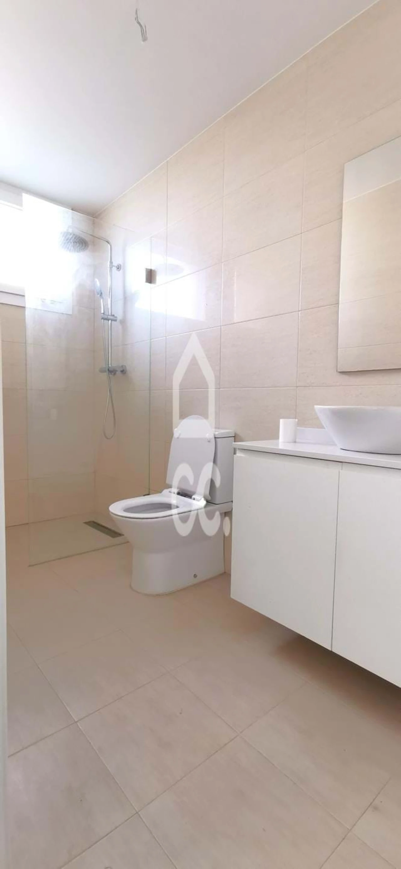 Moradia T5 para Venda em Santo António dos Cavaleiros e Frielas Foto 48