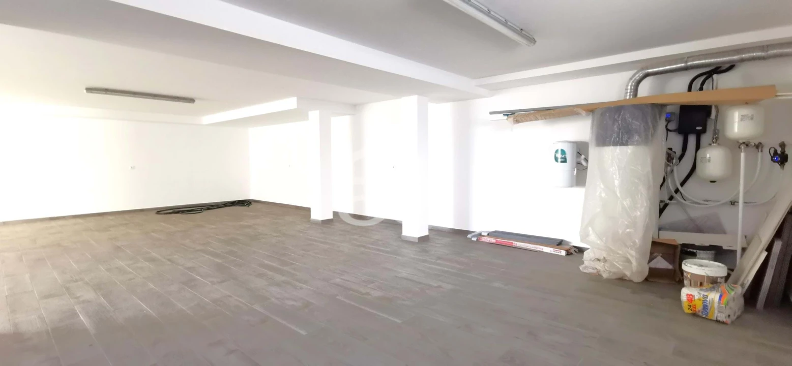 Moradia T5 para Venda em Santo António dos Cavaleiros e Frielas Foto 49