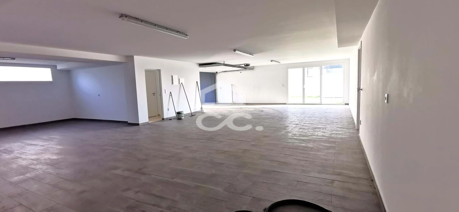 Moradia T5 para Venda em Santo António dos Cavaleiros e Frielas Foto 51