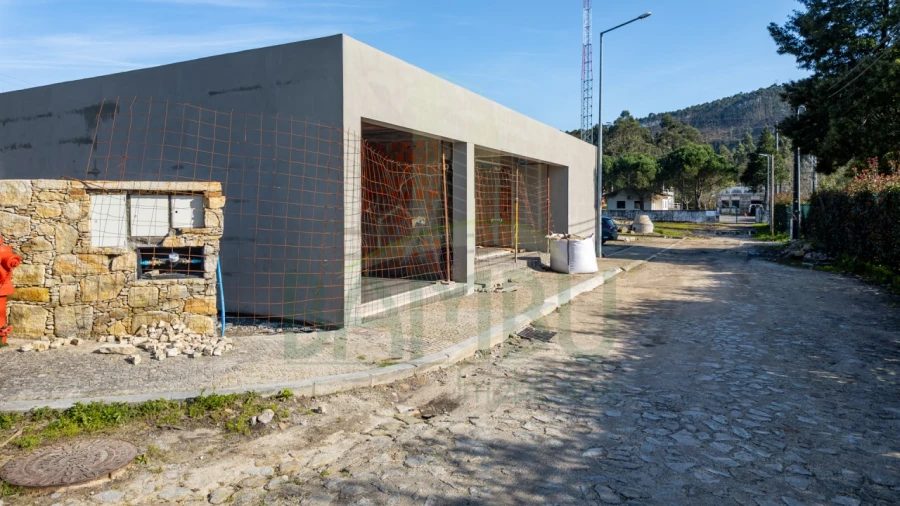 Moradia T3 para Venda em Vilar de Mouros Foto 1