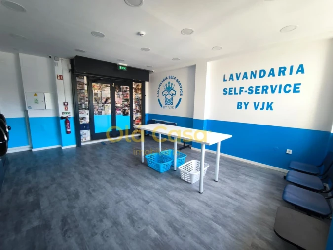 Negócio para Venda em Mafamude e Vilar do Paraíso Foto 1