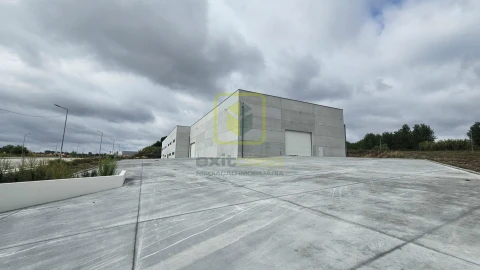 Armazém para Venda em Soza