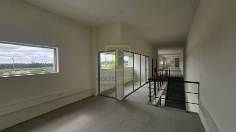 Armazém para Venda em Soza