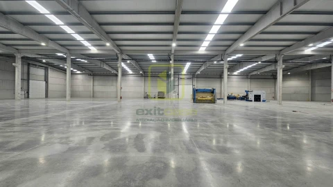 Armazém para Venda em Soza