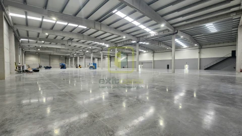Armazém para Venda em Soza