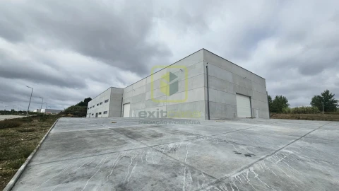 Armazém para Venda em Soza