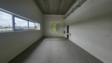 Armazém para Venda em Soza