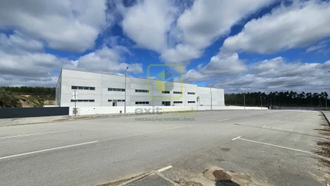 Armazém para Venda em Soza
