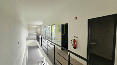 Armazém para Venda em Soza
