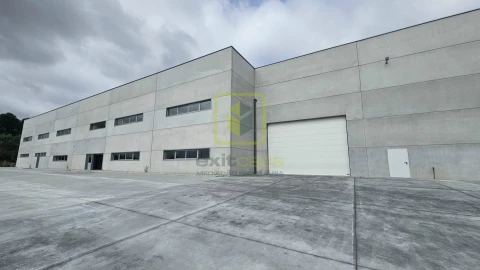 Armazém para Venda em Soza