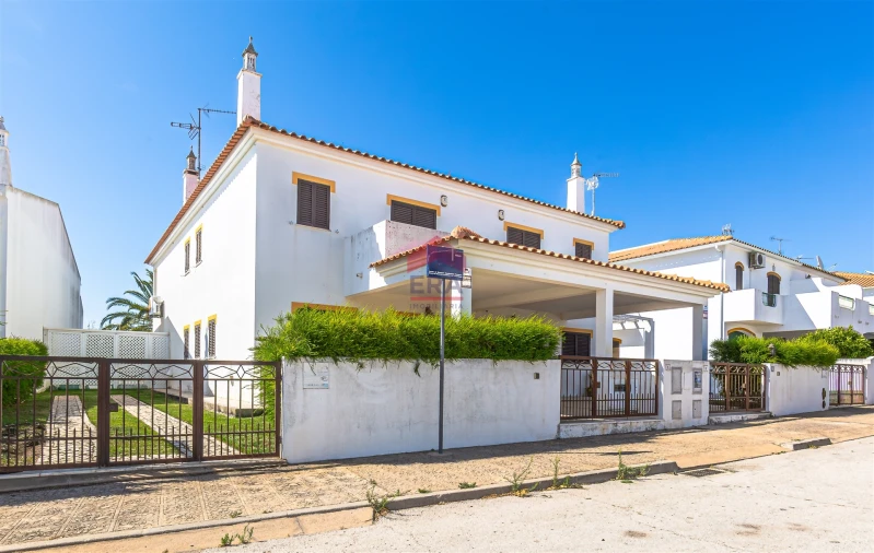 Moradia T3 para Venda em Altura Foto 37