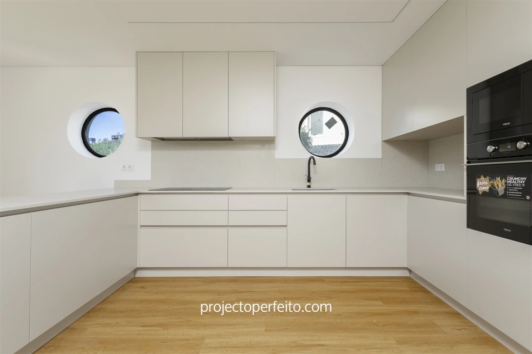 Moradia T4 para Arrendamento em Gulpilhares e Valadares Foto 7