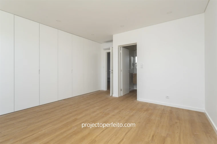 Moradia T4 para Arrendamento em Gulpilhares e Valadares Foto 19