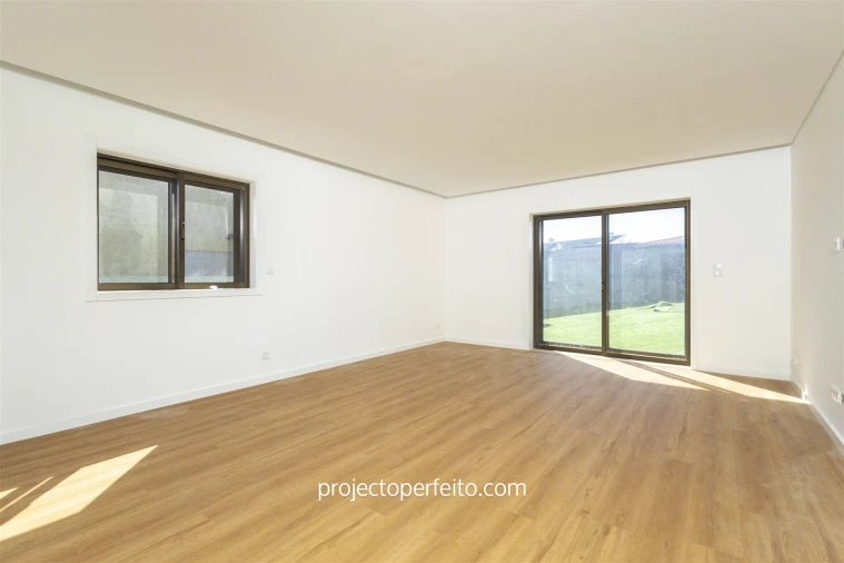 Moradia T4 para Arrendamento em Gulpilhares e Valadares Foto 9