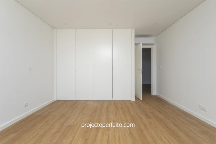 Moradia T4 para Arrendamento em Gulpilhares e Valadares Foto 17