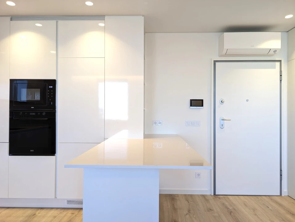 Apartamento T1 para Arrendamento em Esgueira Foto 4