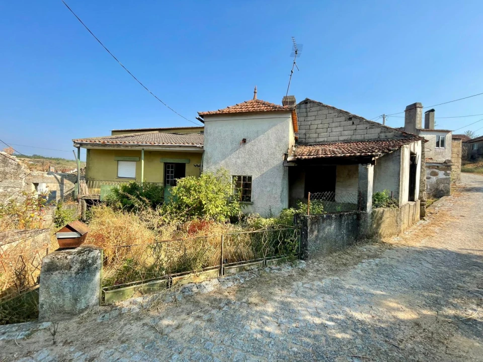 Moradia T3 para Venda em Sezures Foto 1