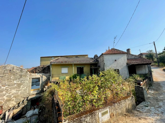 Moradia T3 para Venda em Sezures Foto 2