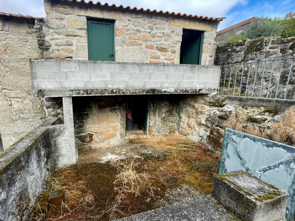 Moradia T2 para Venda em Sezures Foto 4