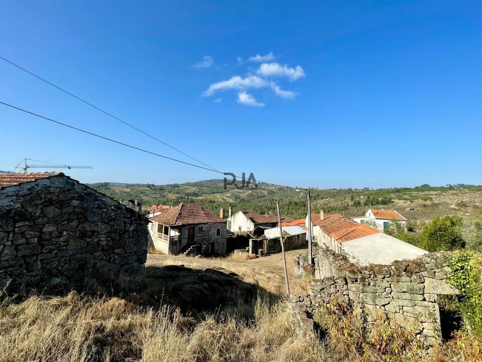 Moradia T2 para Venda em Sezures Foto 3