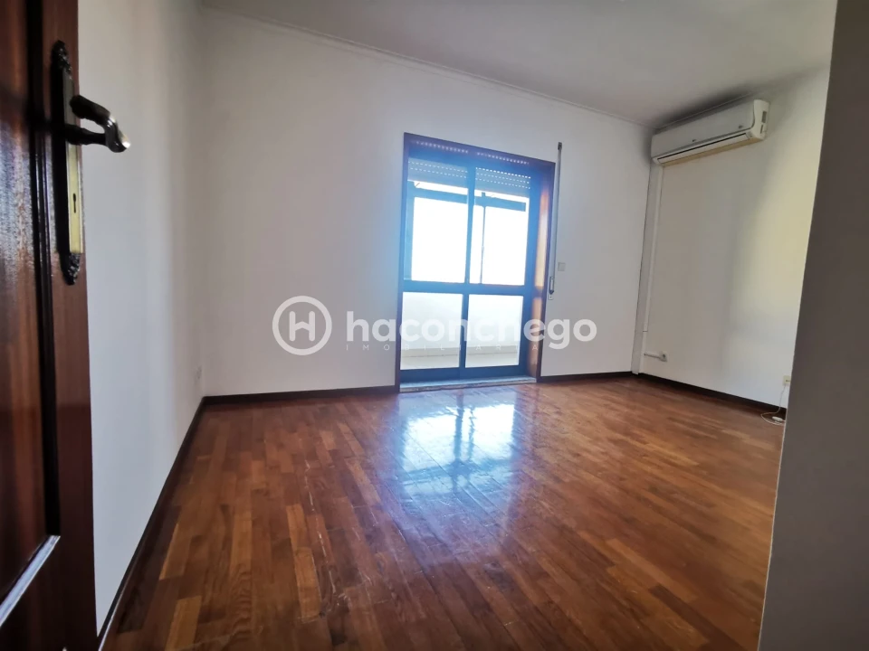 Moradia T3 para Venda em Arcozelo Foto 16