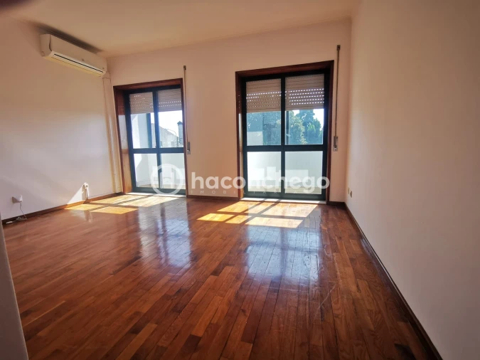 Moradia T3 para Venda em Arcozelo Foto 19