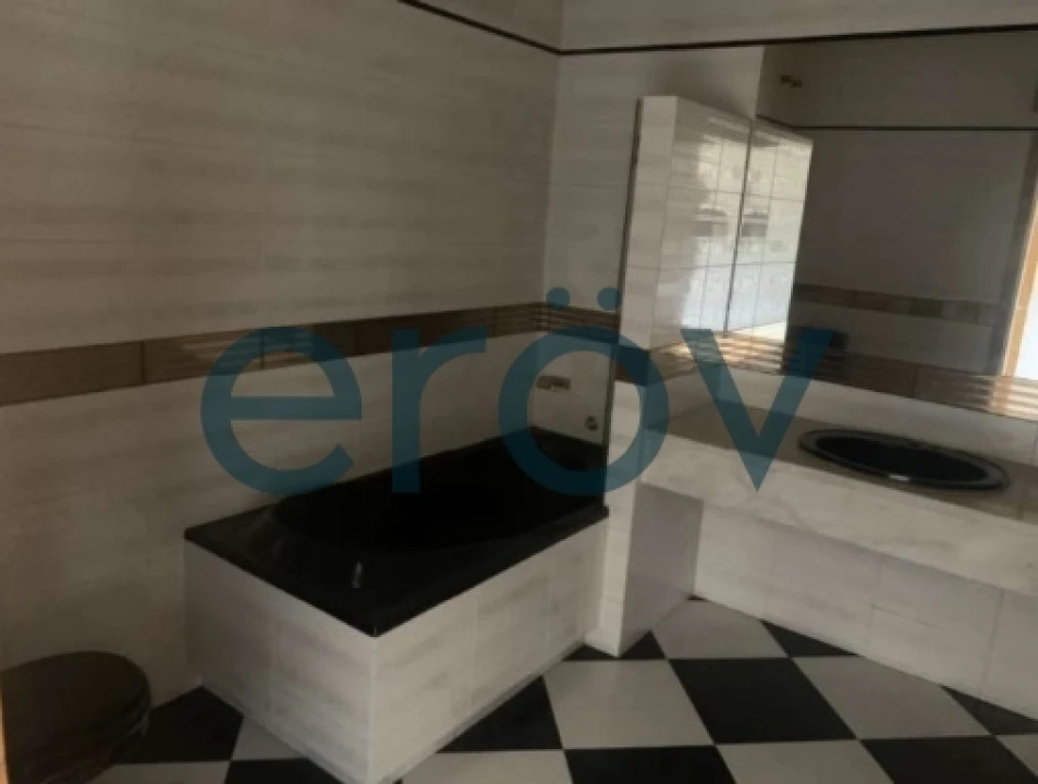 Moradia T4 para Venda em Azurem Foto 12