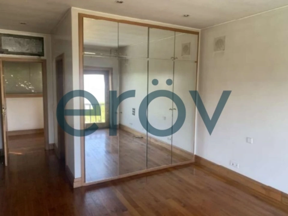 Moradia T4 para Venda em Azurem Foto 11